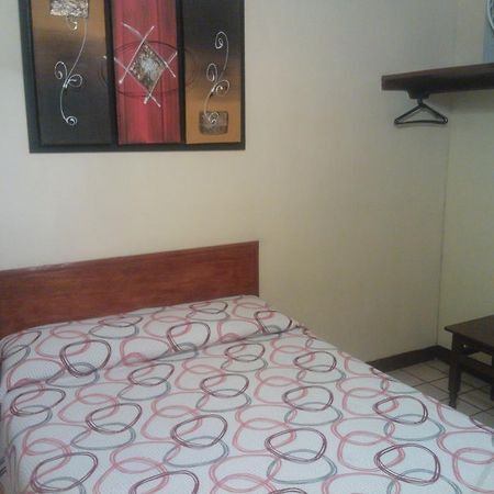 Hotel Topacio ซานฮวน เด ลอสลากอส ภายนอก รูปภาพ