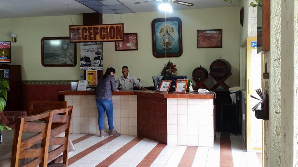 Hotel Topacio ซานฮวน เด ลอสลากอส ภายนอก รูปภาพ