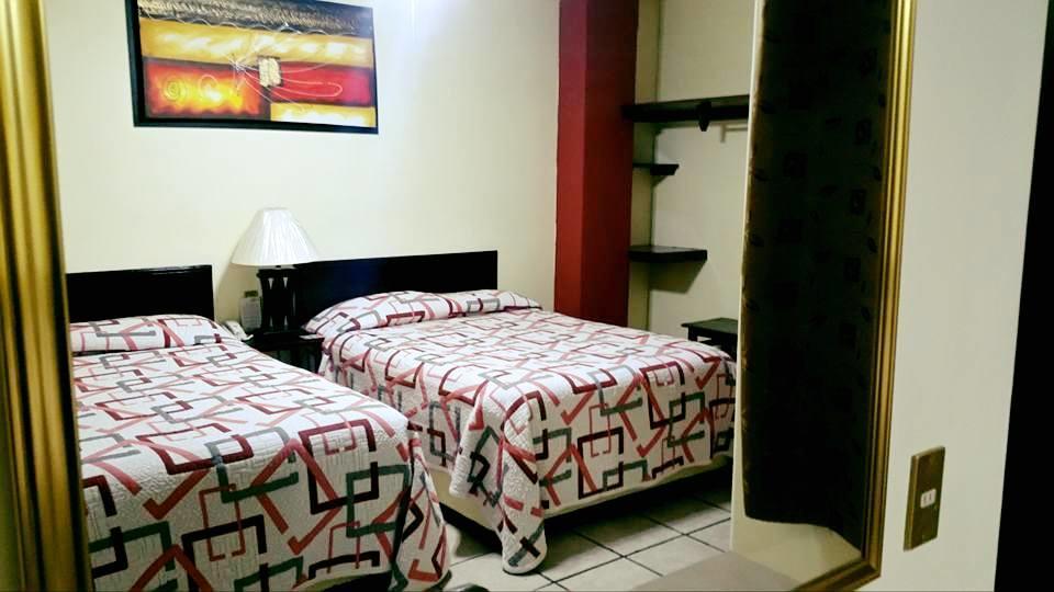 Hotel Topacio ซานฮวน เด ลอสลากอส ห้อง รูปภาพ